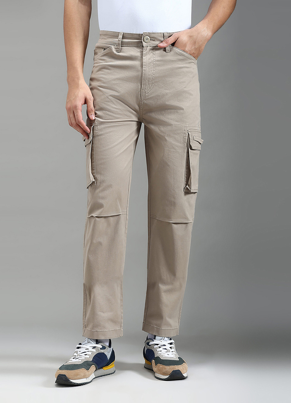 Men Khaki Beige Mid Rise Straight Fit Cargo Pants, , large image number 1