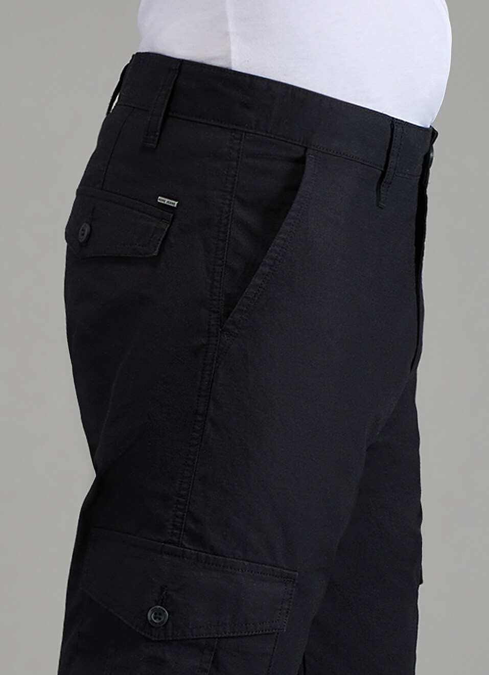 Men Black Mid Rise Straight Fit Cargo Pants, , large image number 4