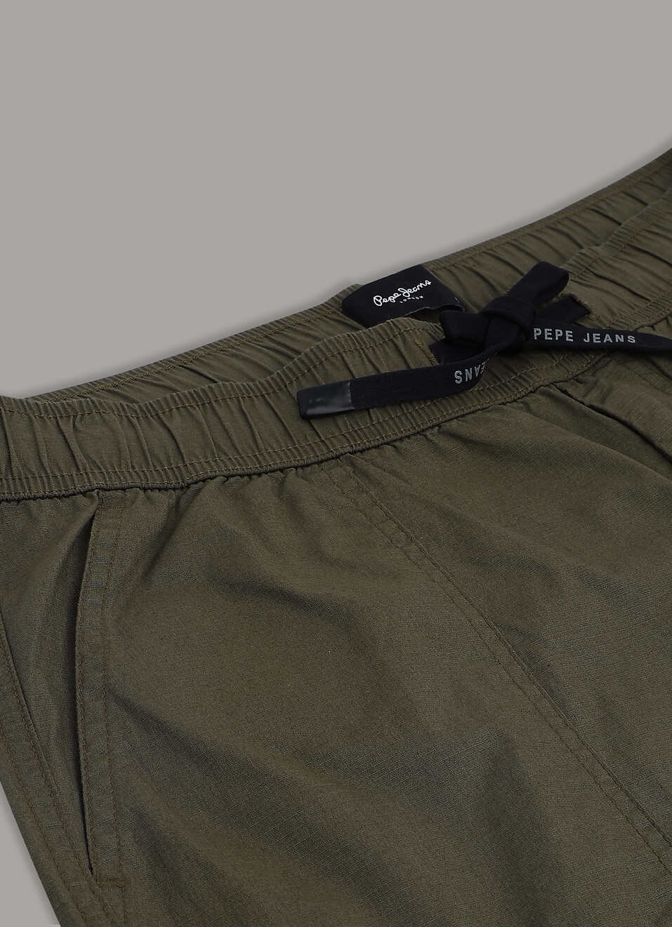 Men Olive Green Relaxed Fit Cargo Shorts, , large image number 6