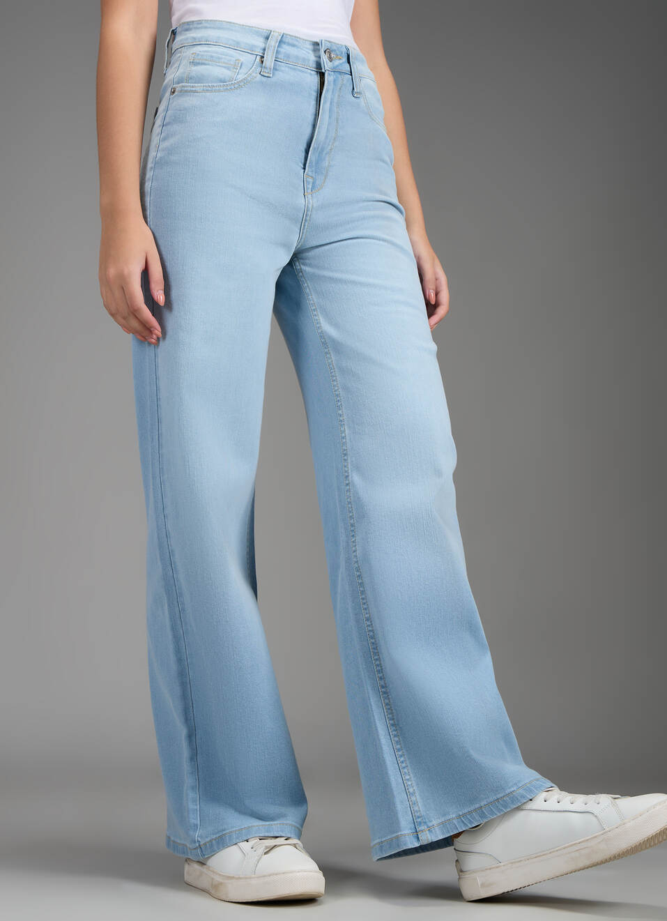 Women Blue Light Tinted Used Flared Fit High Rise Stretchable Jeans, , large image number 0