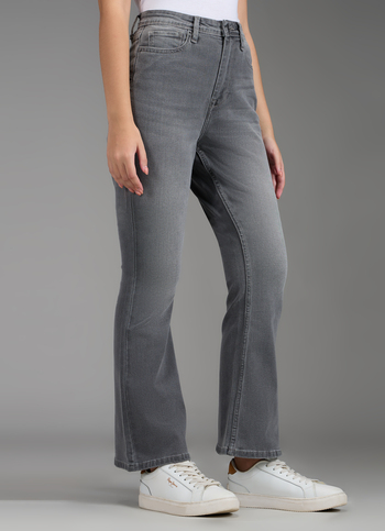 Women Grey Flared Fit High Rise Stretchable Jeans