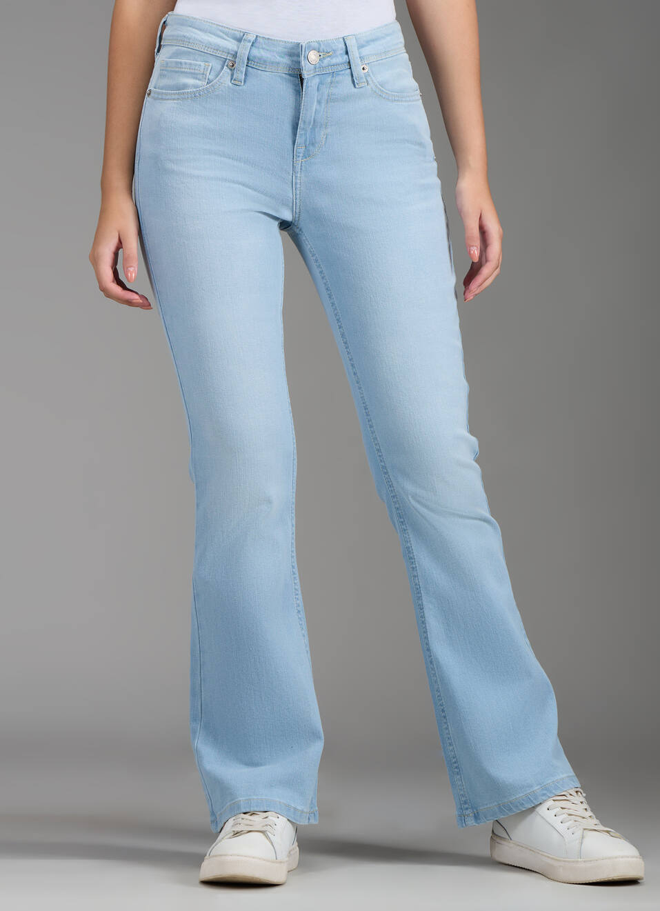 Women Blue Light Used Flared Fit Mid Rise Stretchable Jeans, , large image number 2
