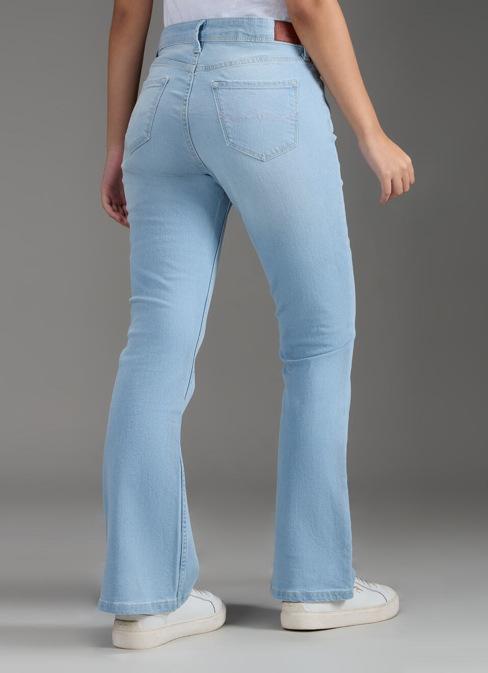 Women Blue Light Used Flared Fit Mid Rise Stretchable Jeans, , large image number 3