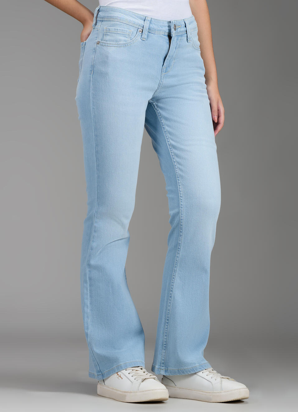 Women Blue Light Used Flared Fit Mid Rise Stretchable Jeans, , large image number 0