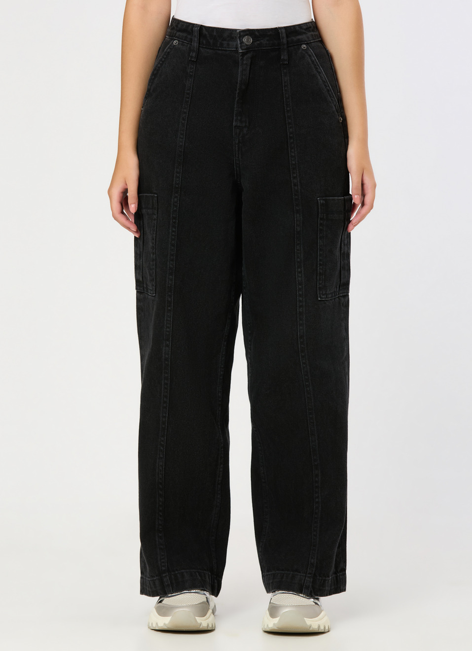 Women Black Used Cargo Straight Jeans, , large image number 1