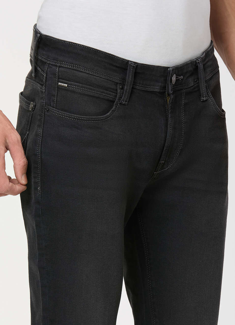 Men Black Mid Rise Skinny Fit All Clima Jeans, , large image number 4