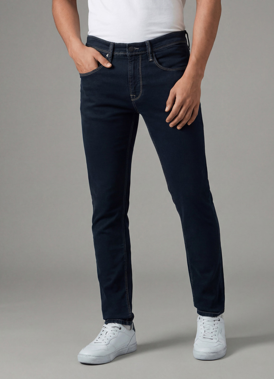 Men Black Mid Rise Slim Fit Stretchable Jeans, , large image number 0