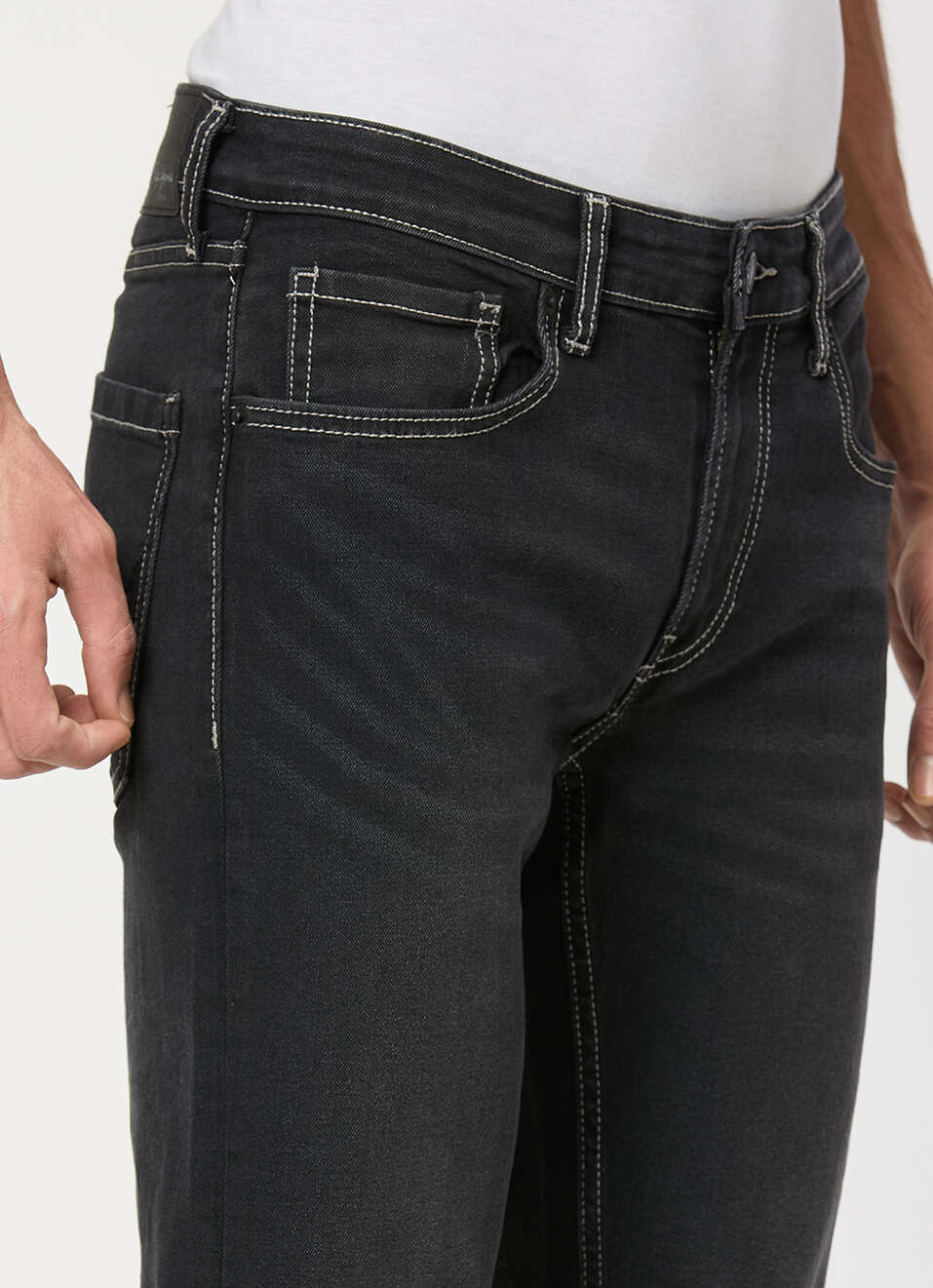 Men Black Mid Rise Slim Fit All Clima Jeans, , large image number 4