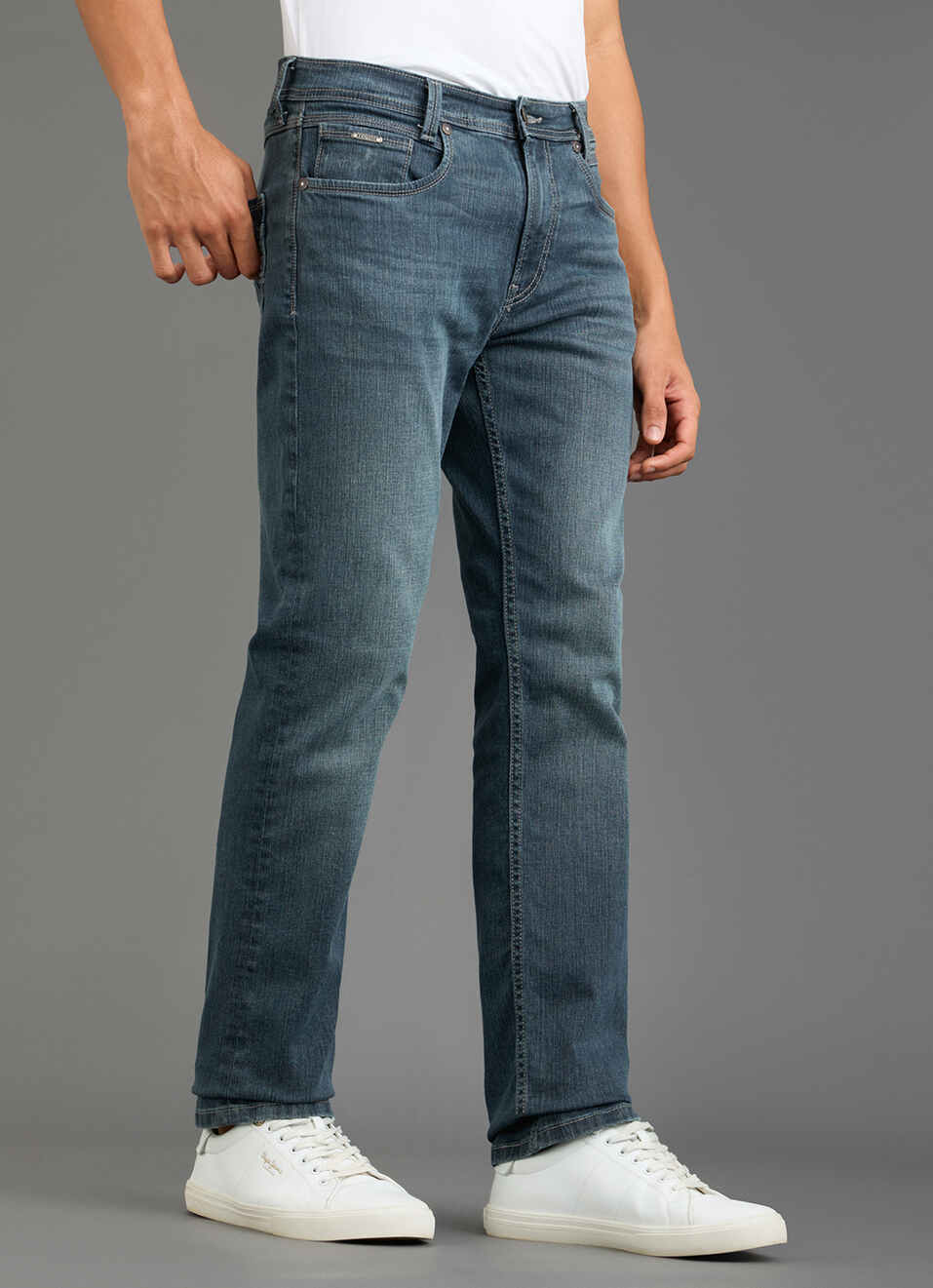 Men Green Mid Rise Straight Fit Jeans, , large image number 0