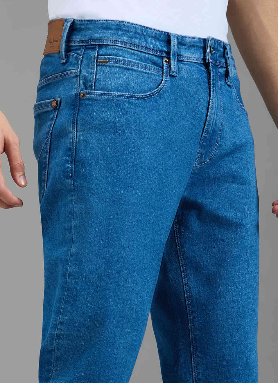 Men Light Used Straight Fit Jeans, , large image number 4