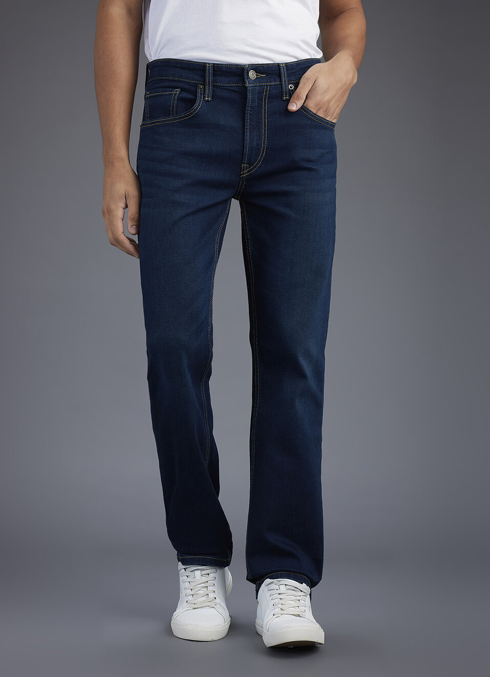 Men Blue Straight Fit Mid Rise Stretchable Jeans, , large image number 2