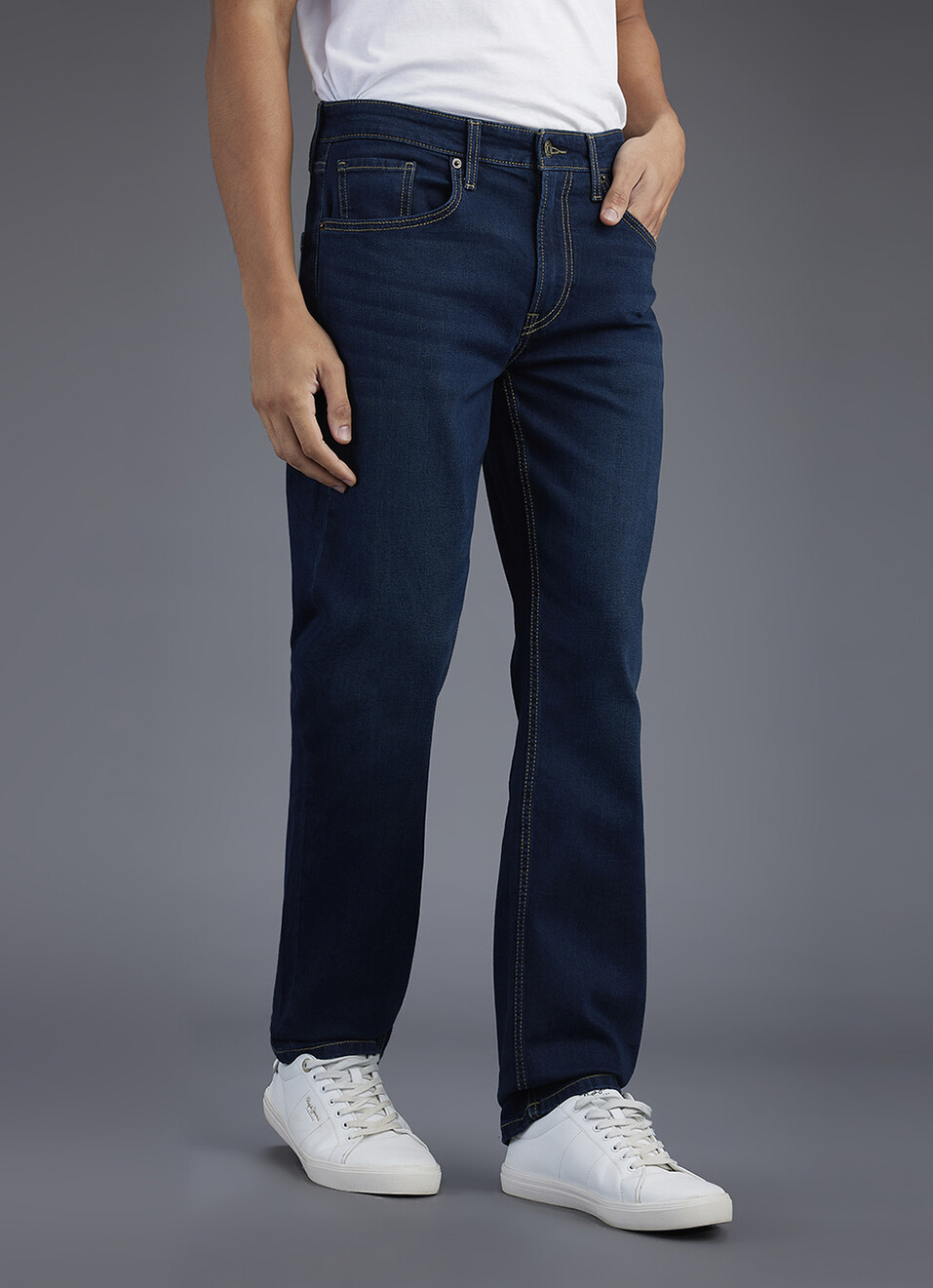 Men Blue Straight Fit Mid Rise Stretchable Jeans, , large image number 0