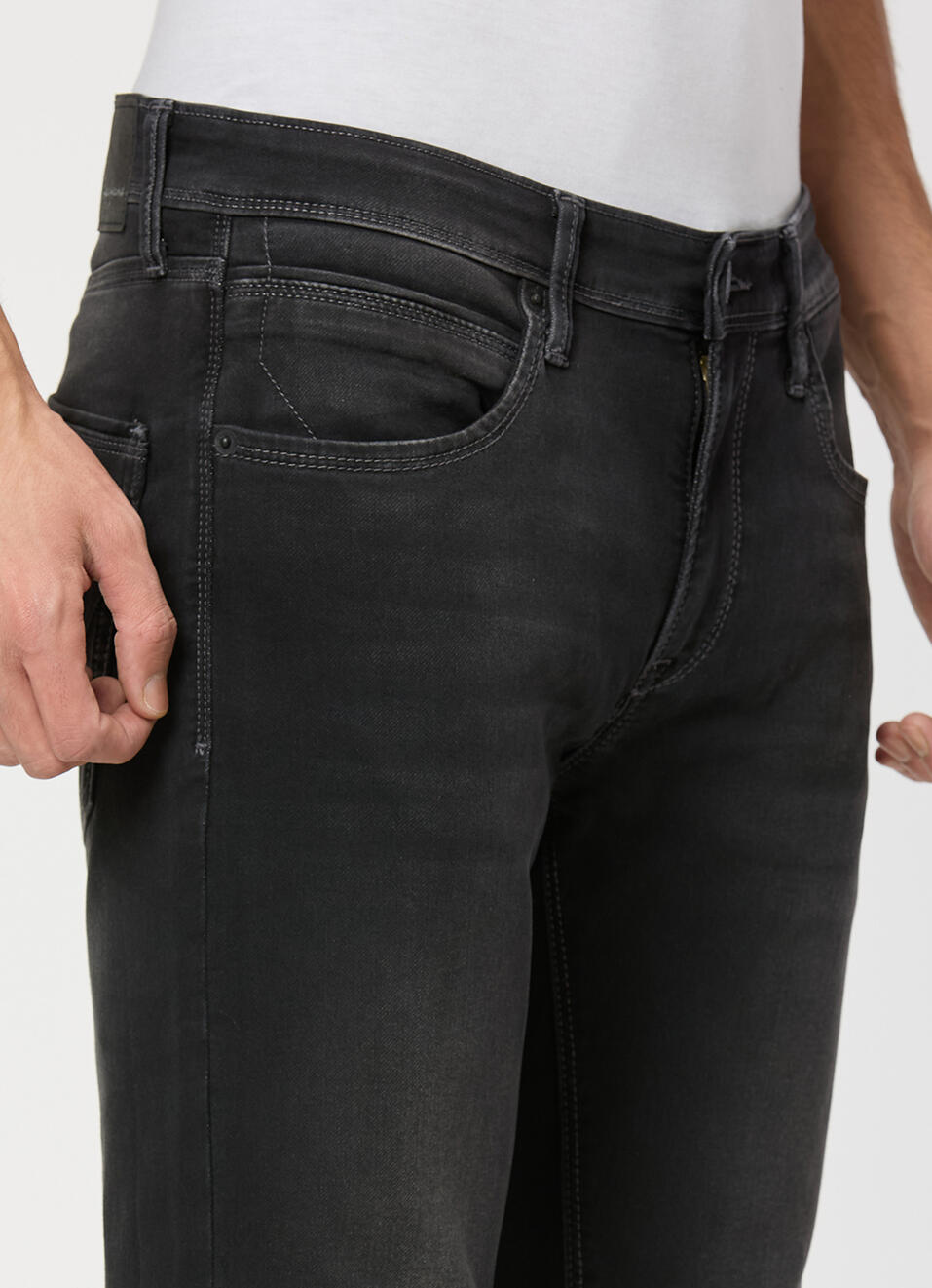 Men Black Mid Rise Slim Fit All Clima Jeans, , large image number 4