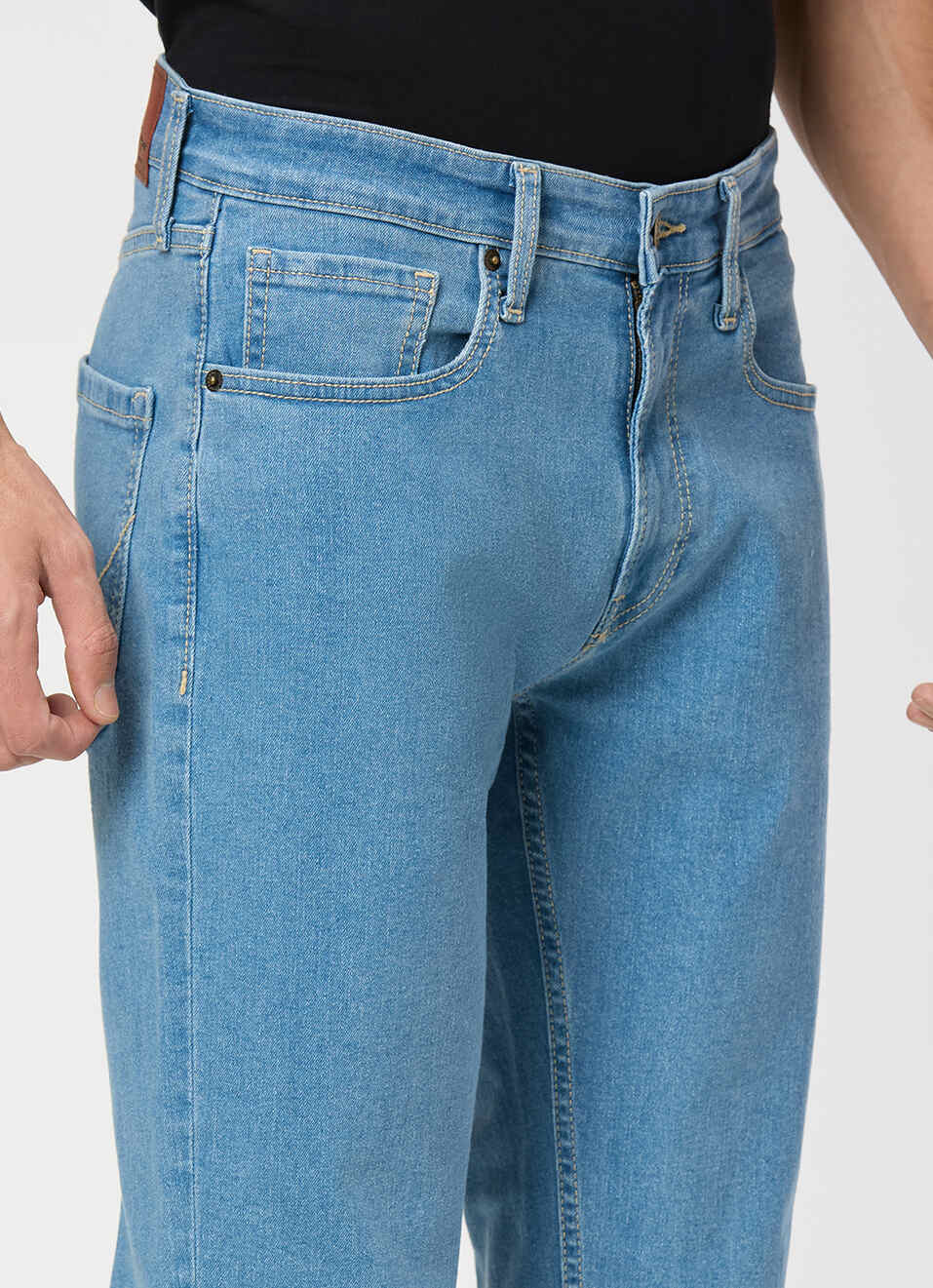 Men Blue Mid Rise Straight Fit All Clima Jeans, , large image number 4