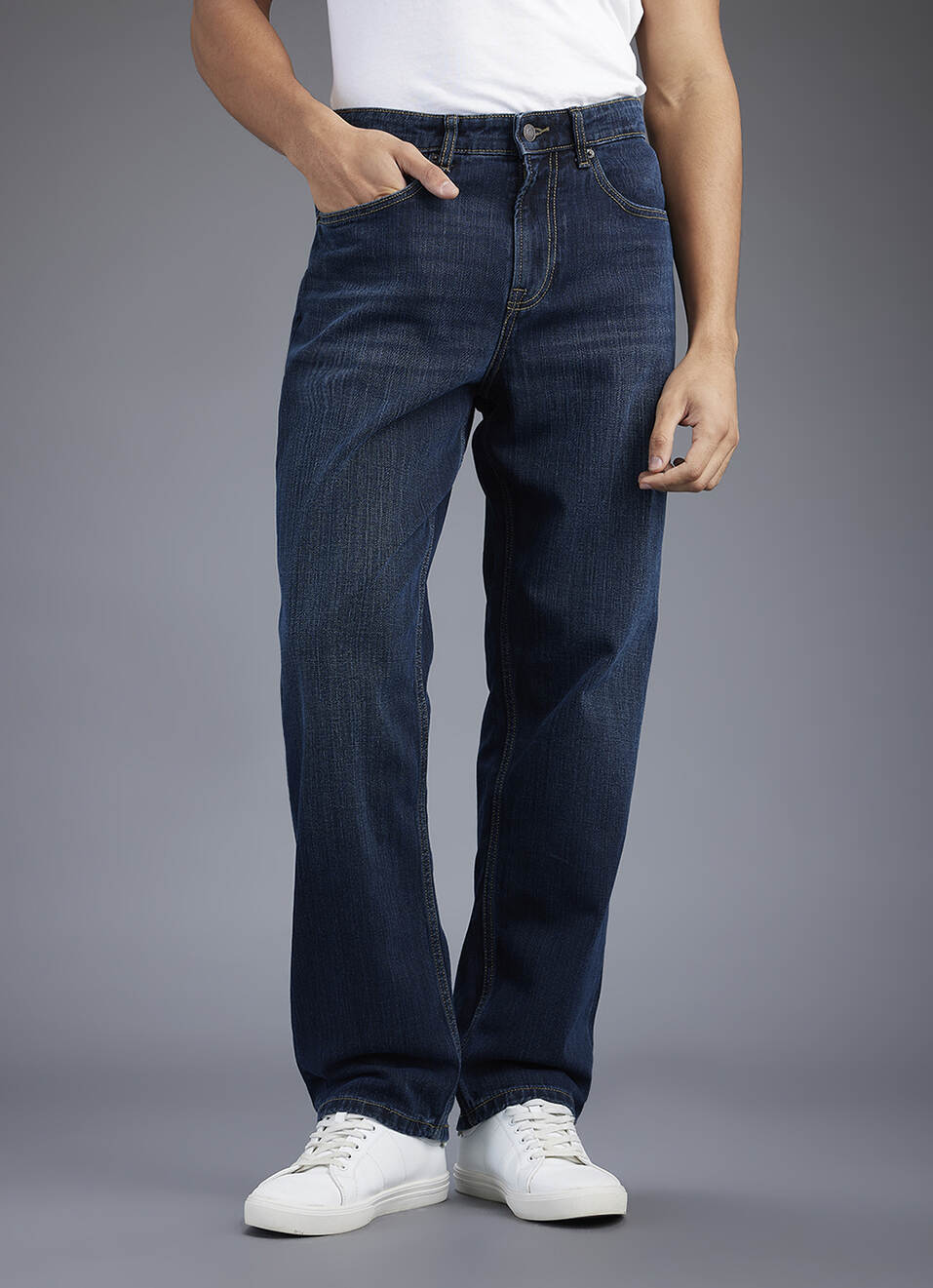Men Blue Dark Used Relaxed Fit Mid Rise Jeans, , large image number 2