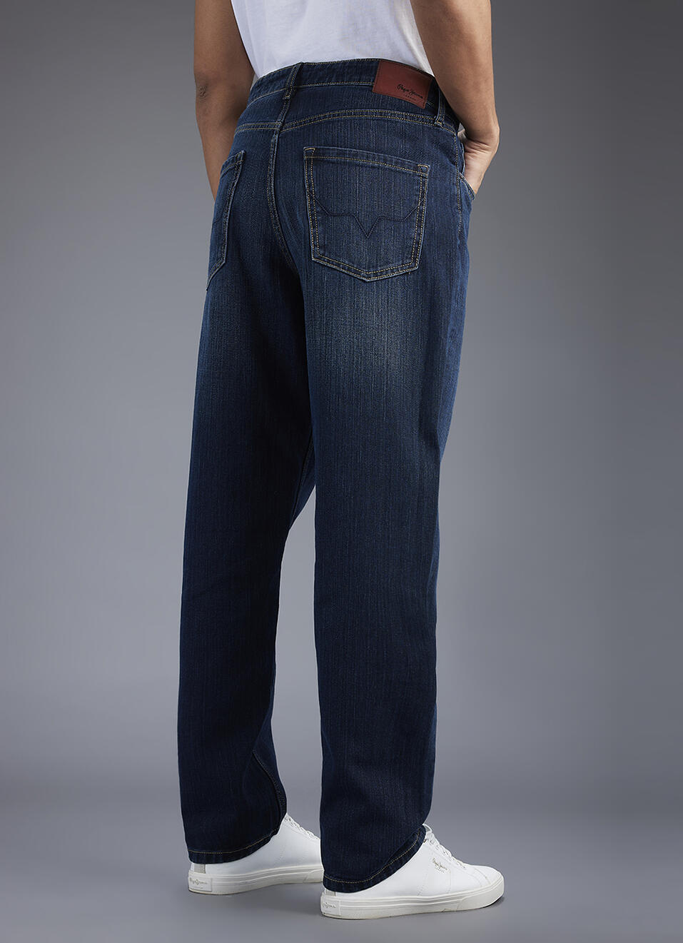Men Blue Dark Used Relaxed Fit Mid Rise Jeans, , large image number 3
