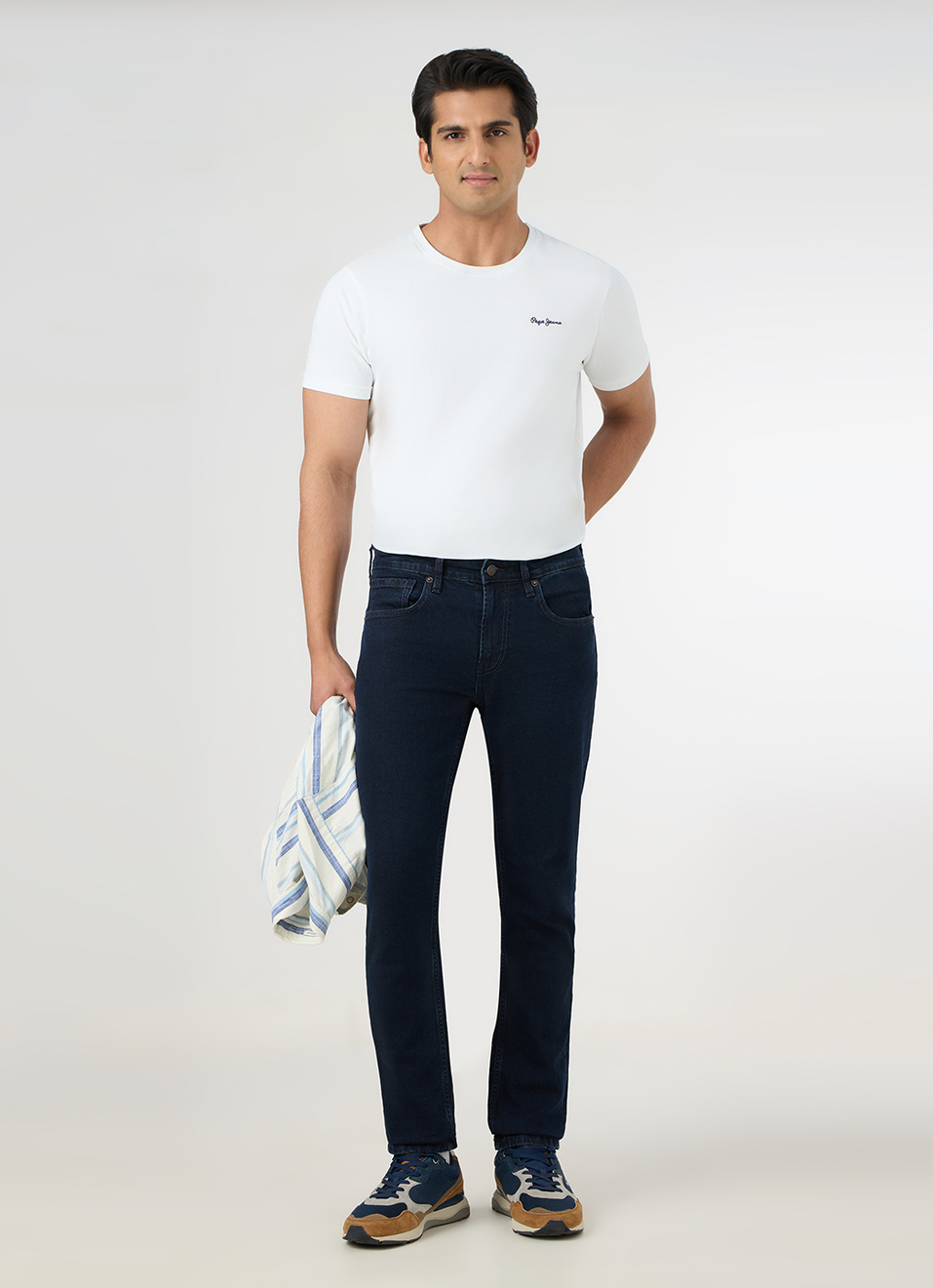 Men Black Slim Fit Low Rise Stretchable Jeans, , large image number 1