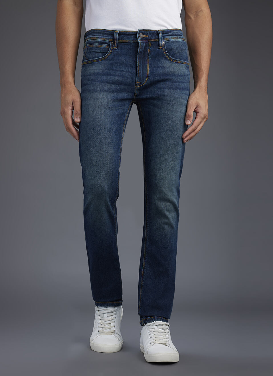 Men Blue Slim Fit Mid Rise Stretchable Jeans, , large image number 2