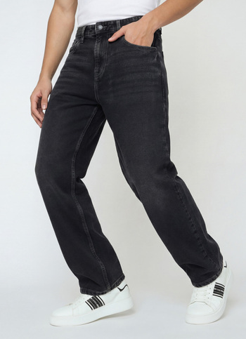 Men Black Mid Rise Tapered Jeans