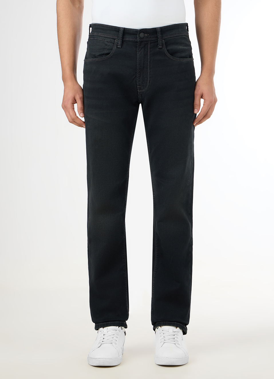 Men Black Straight Fit Mid Rise Stretchable Jeans, , large image number 2