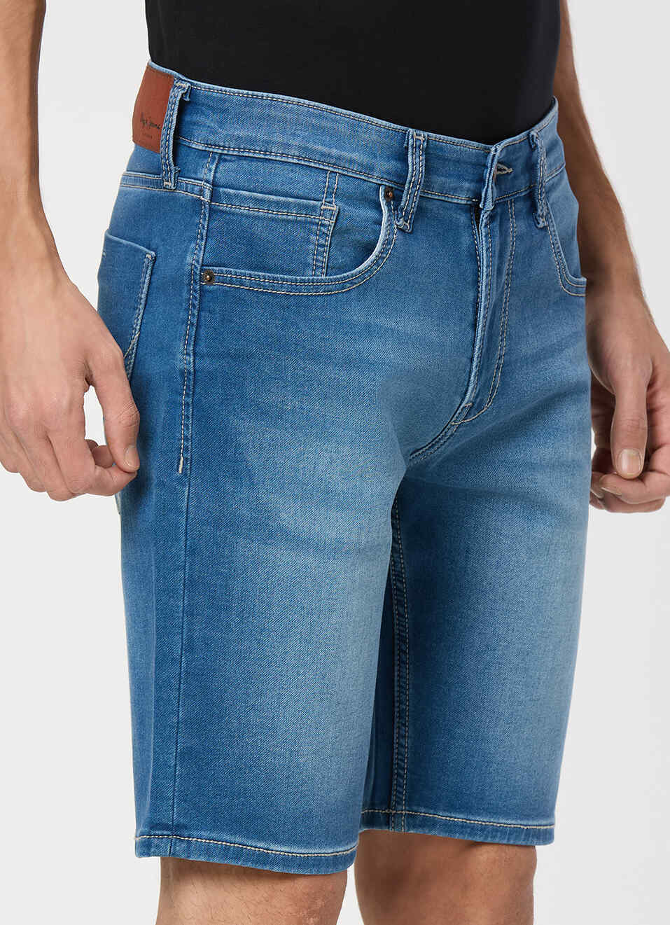 Men Light Blue Mid Rise Regular Fit Denim Shorts, , large image number 4