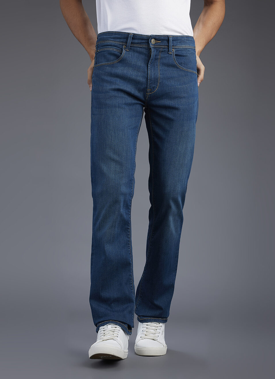 Men Blue Medium Dark Used Straight Fit Mid Rise Stretchable Jeans, , large image number 2