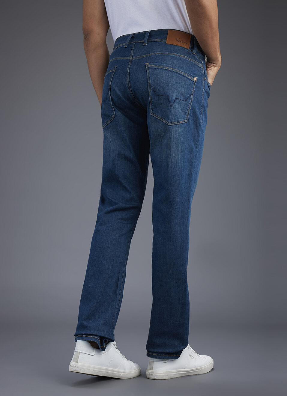 Men Blue Medium Dark Used Straight Fit Mid Rise Stretchable Jeans, , large image number 3