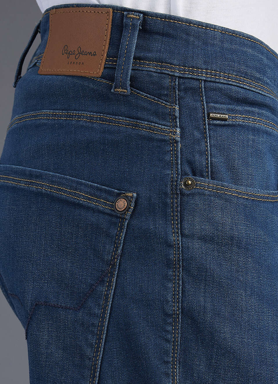 Men Blue Medium Dark Used Straight Fit Mid Rise Stretchable Jeans, , large image number 4
