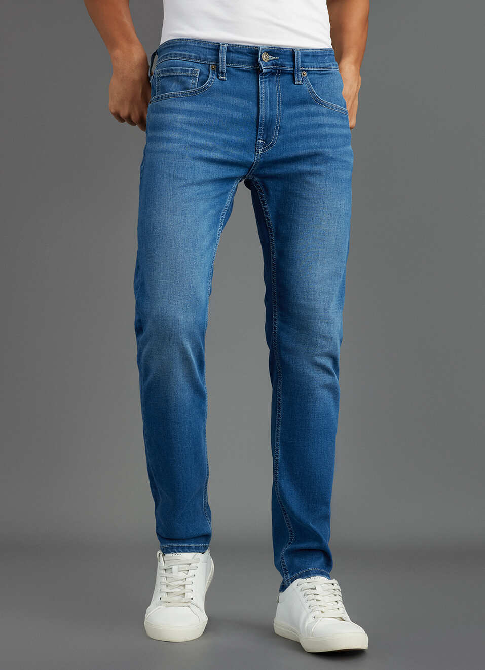 Men Blue Low Rise Tapered Fit Jeans, , large image number 2