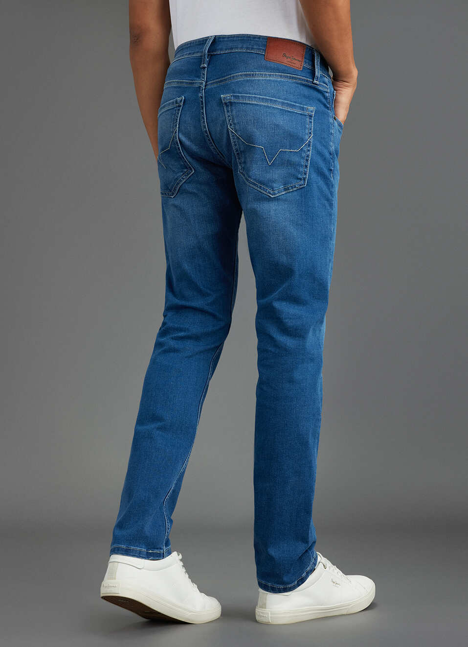 Men Blue Low Rise Tapered Fit Jeans, , large image number 3
