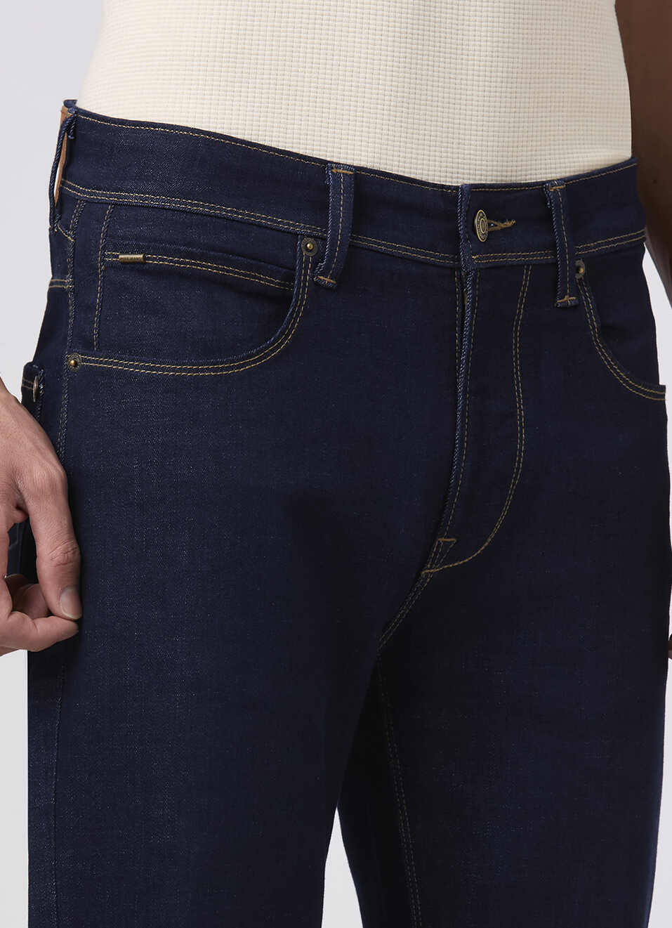 Men Black Mid Rise Straight Fit Powerflex Jeans, , large image number 4