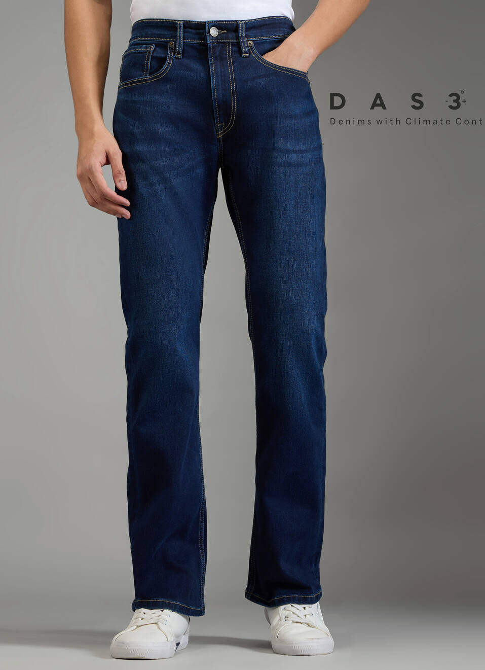 Men Blue Dark Used Bootcut Fit Mid Rise Stretchable Jeans, , large image number 2
