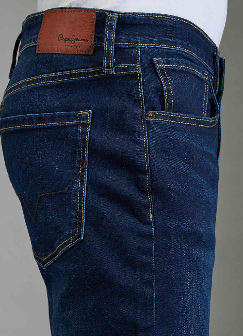 Men Blue Dark Used Bootcut Fit Mid Rise Stretchable Jeans, , large image number 4