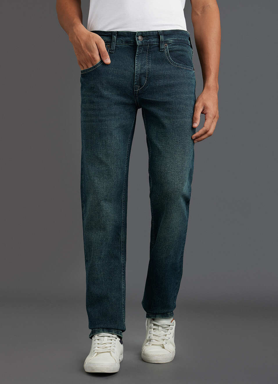 Men Green Mid Rise Straight Fit Premium Jeans, , large image number 2