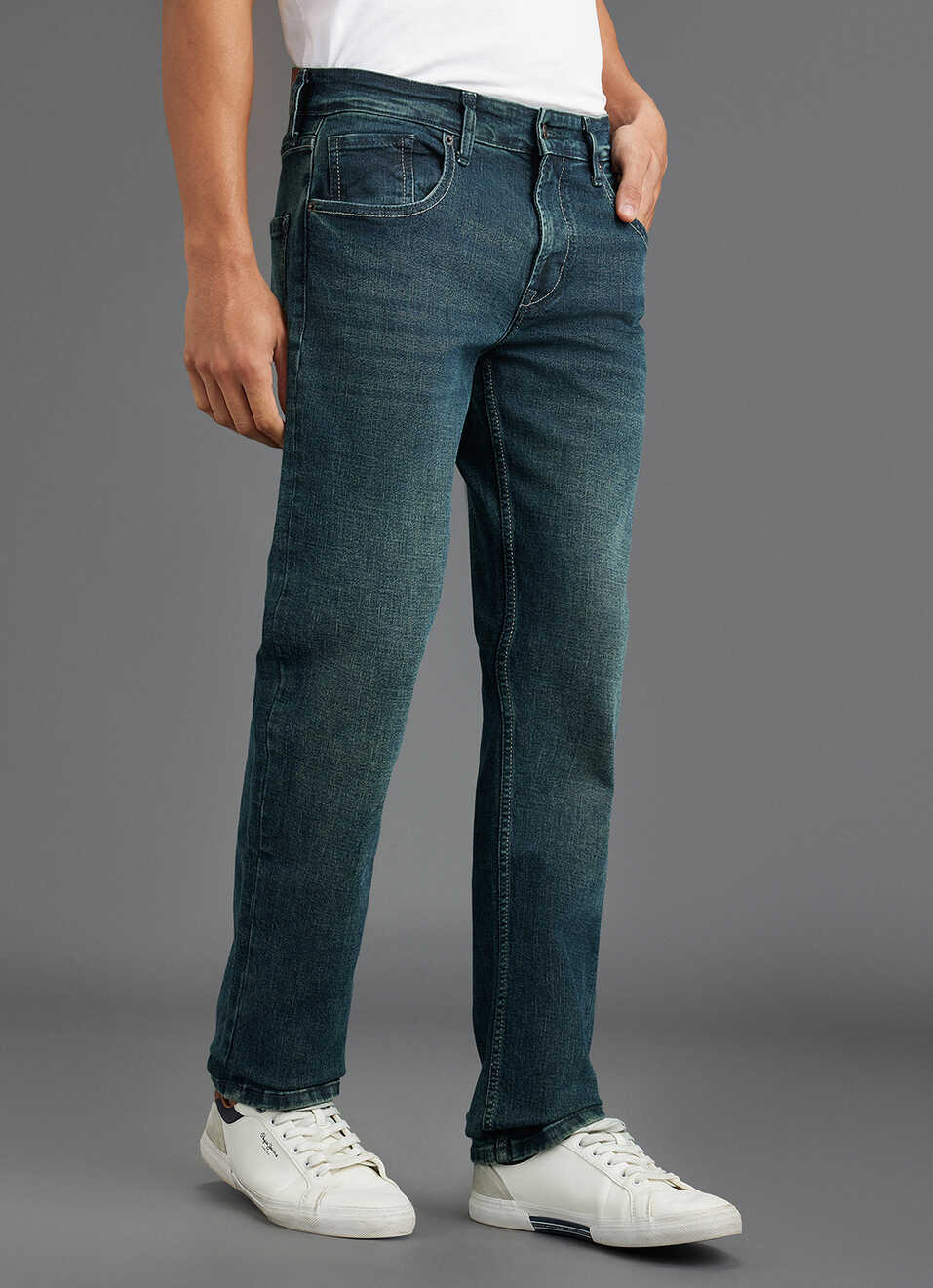 Men Green Mid Rise Straight Fit Premium Jeans, , large image number 0