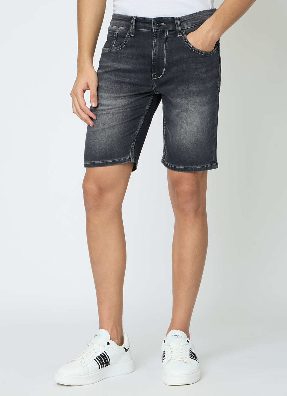 Men Black Slim Fit Stretchable Denim Shorts, , large image number 1