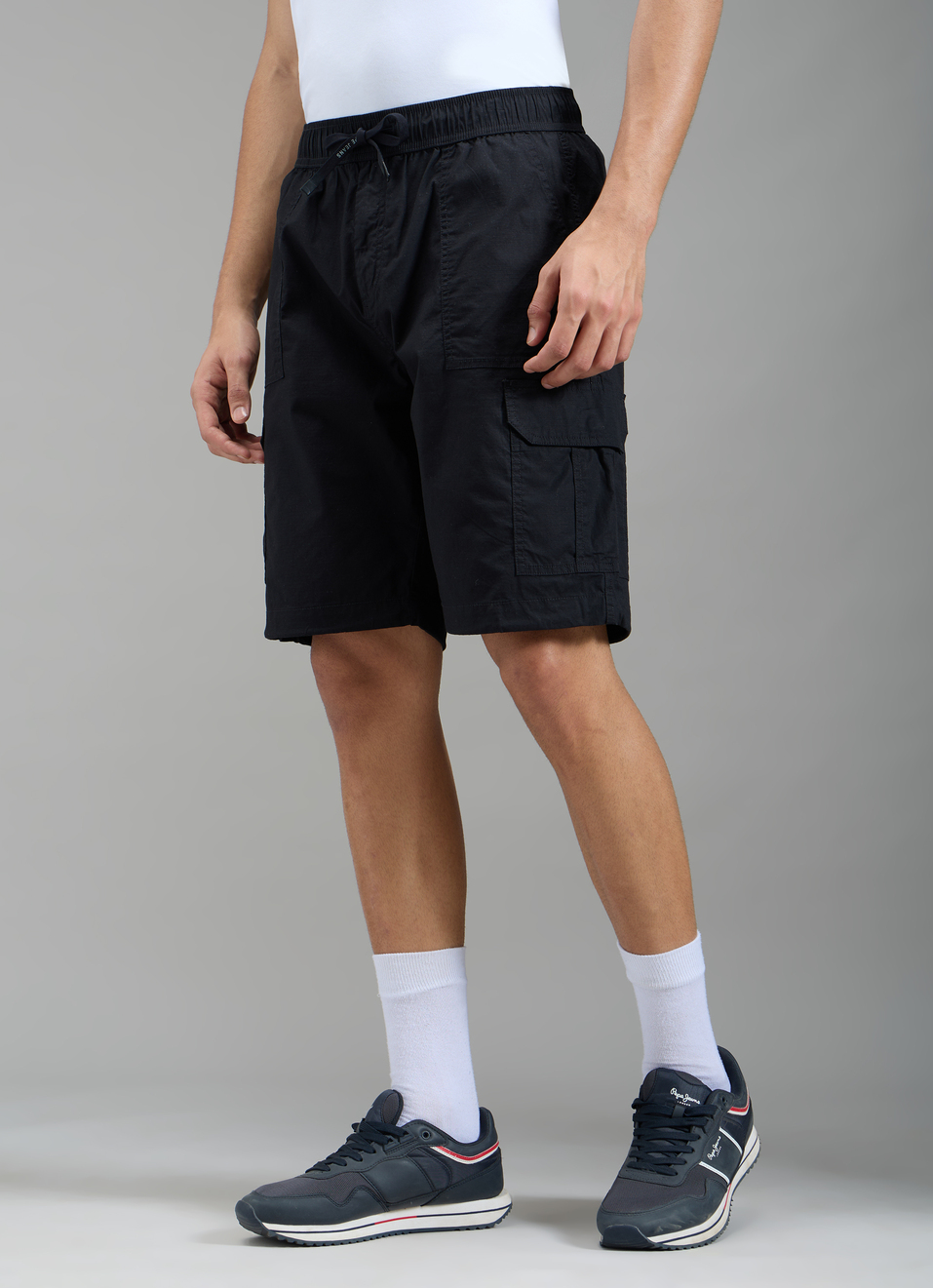 Men Black Relaxed Fit Cargo Shorts, , large image number 3