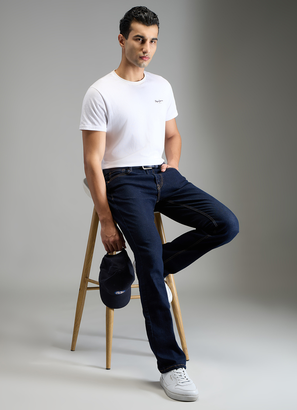 Men Black Mid Rise Straight Fit Stretchable Jeans, , large image number 1