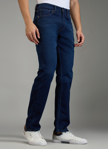 Men Black Straight Fit Mid Rise Stretchable Jeans