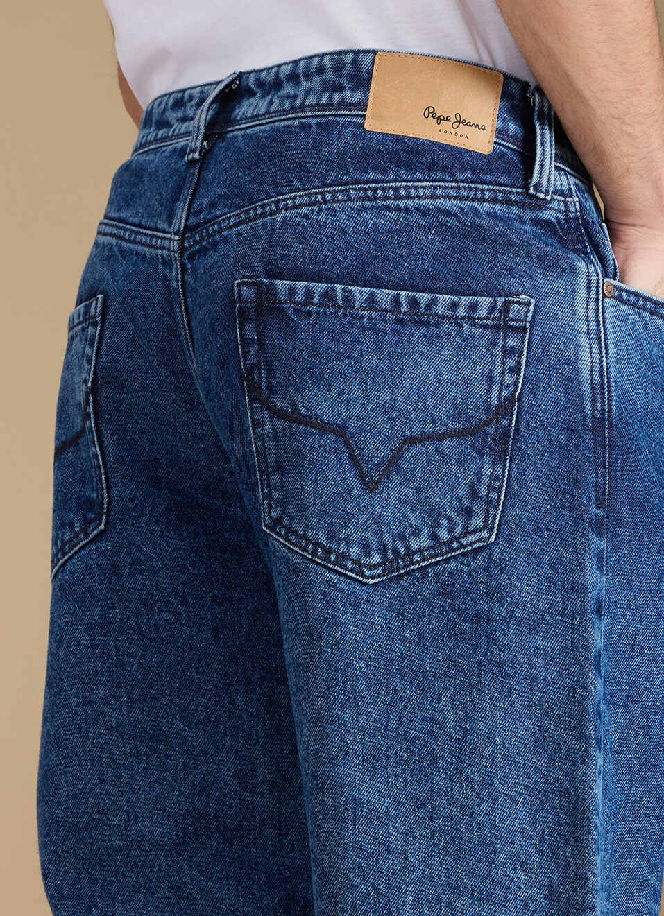 Men Blue Mid Rise Relaxed Fit Jeans, , large image number 5