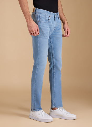 Men Light Blue Mid Rise Straight Fit Jeans
