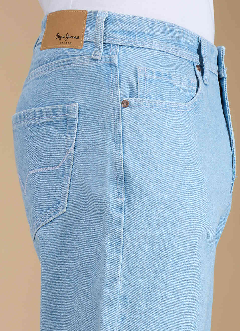 Men Light Blue Mid Rise Relaxed Fit Jeans, , large image number 4