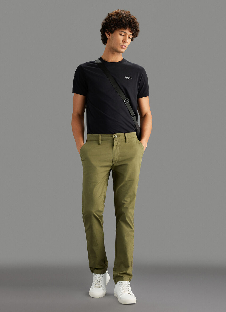 Men Green Solid Straight Fit Mid Rise Chinos, , large image number 1
