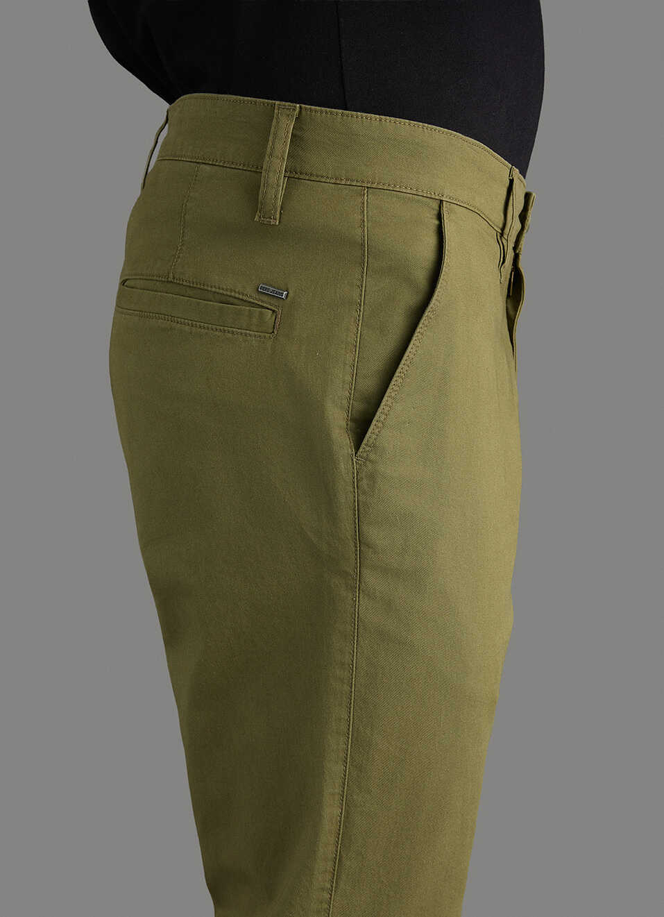 Men Green Solid Straight Fit Mid Rise Chinos, , large image number 4