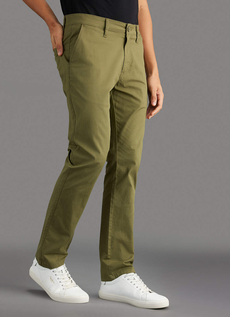 Men Green Solid Straight Fit Mid Rise Chinos, , large image number 0