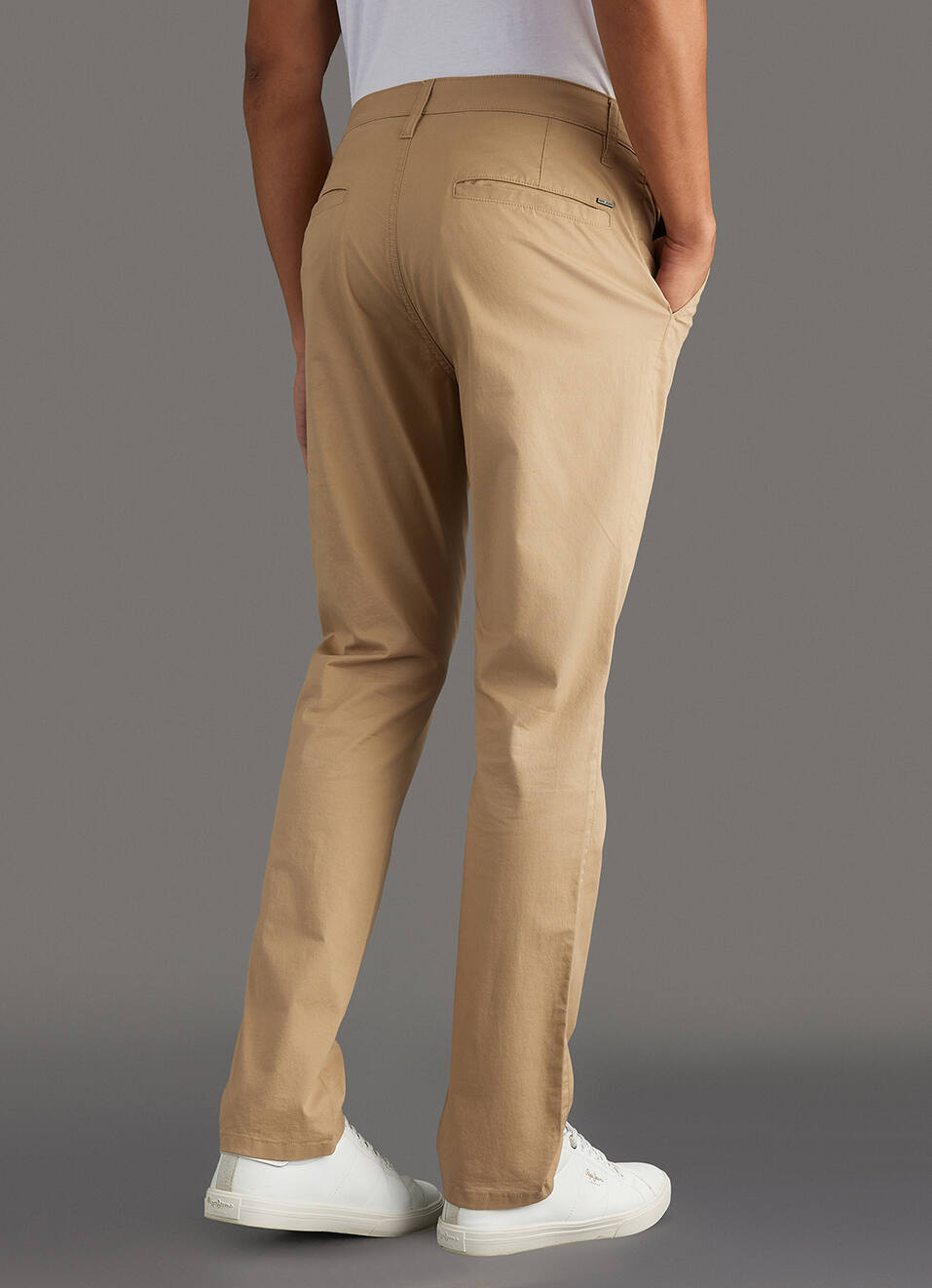 Men Beige Solid Straight Fit Mid Rise Chinos, , large image number 3