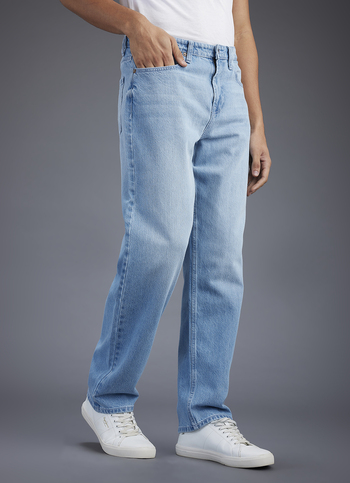 Men Blue Tapered Fit Mid Rise Jeans