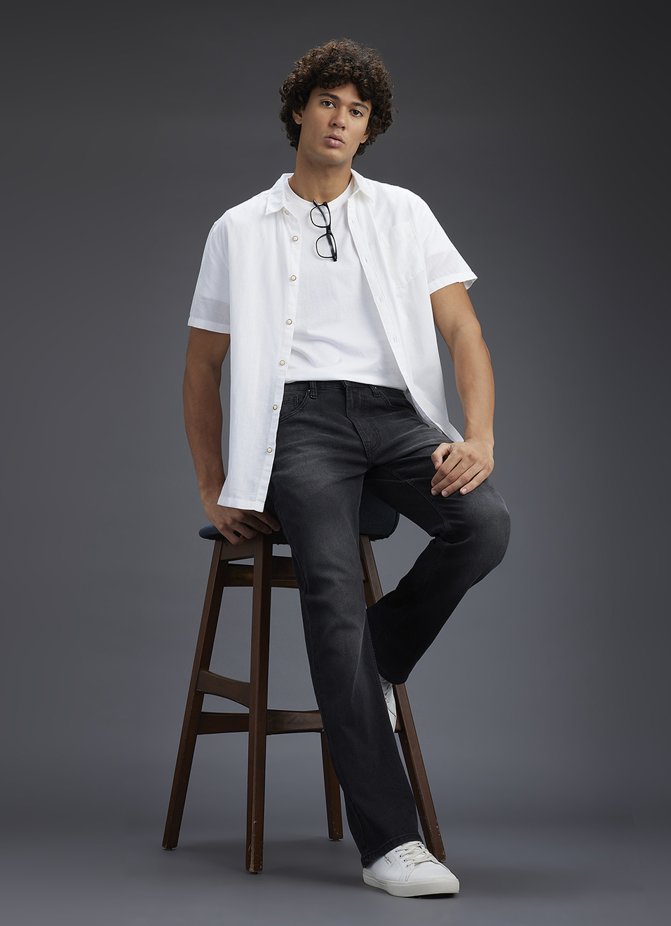 Men Black Bootcut Mid Rise Stretchable Jeans, , large image number 1