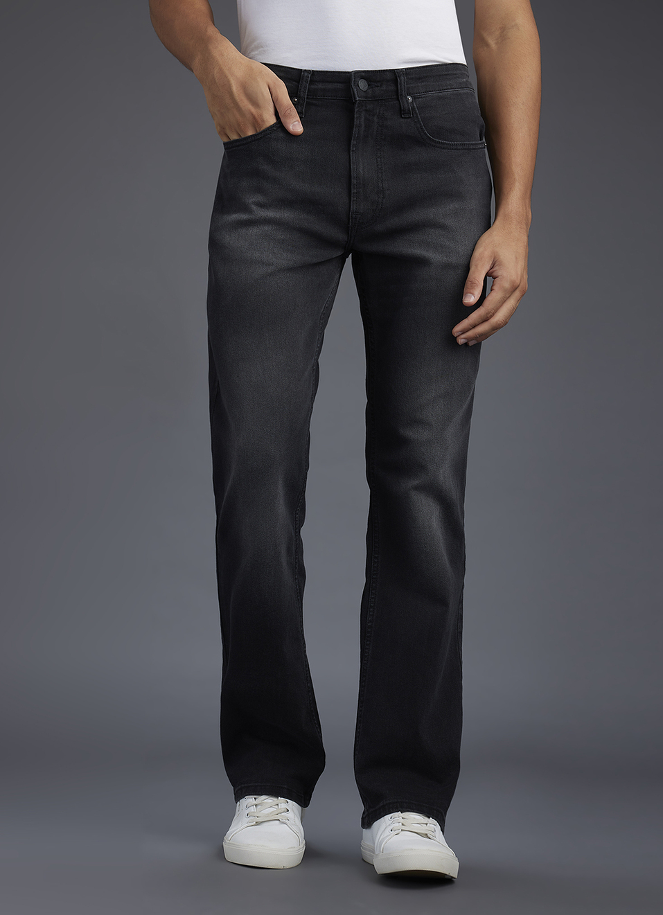 Men Black Bootcut Mid Rise Stretchable Jeans, , large image number 2