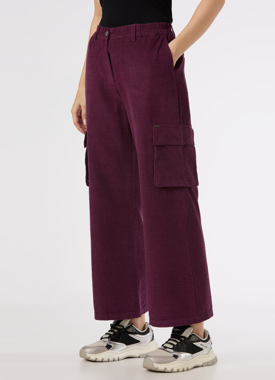 Women Cherry Red Mid Rise Relax Fit Cargo Pants, , large image number 3